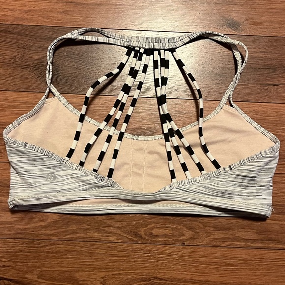 Lululemon Lighten Up Bra SpaceDye Camo WhiteSilver Spoon/Apex Stripe Black White - Picture 7 of 9